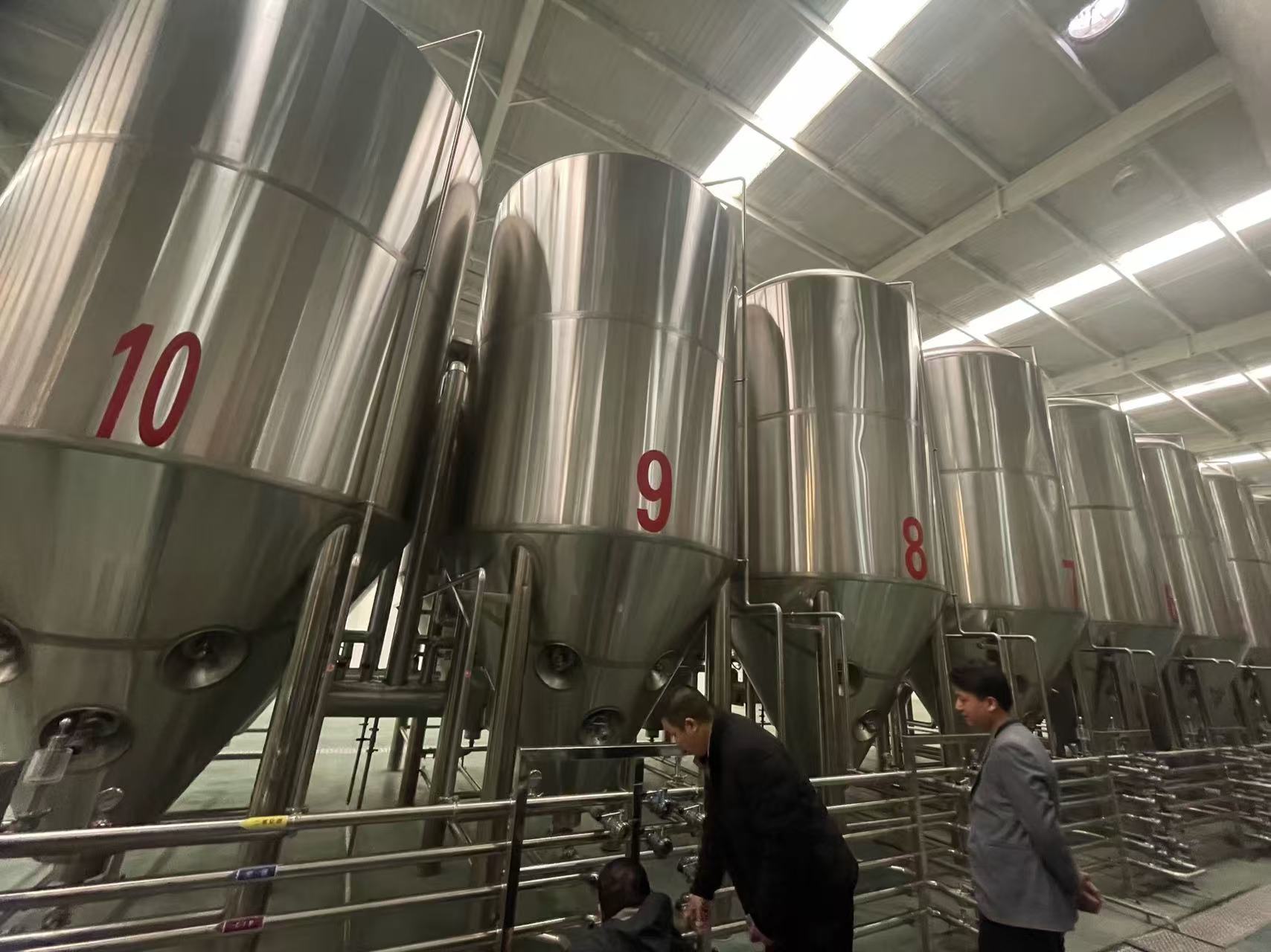 普格精酿啤酒设备厂—平面布置、设备设计、制造、调试、培训等一条龙服务